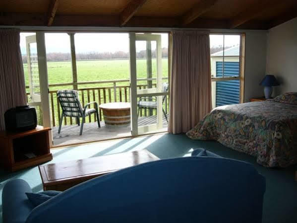 Margrain Vineyard Villas Martinborough Exterior photo